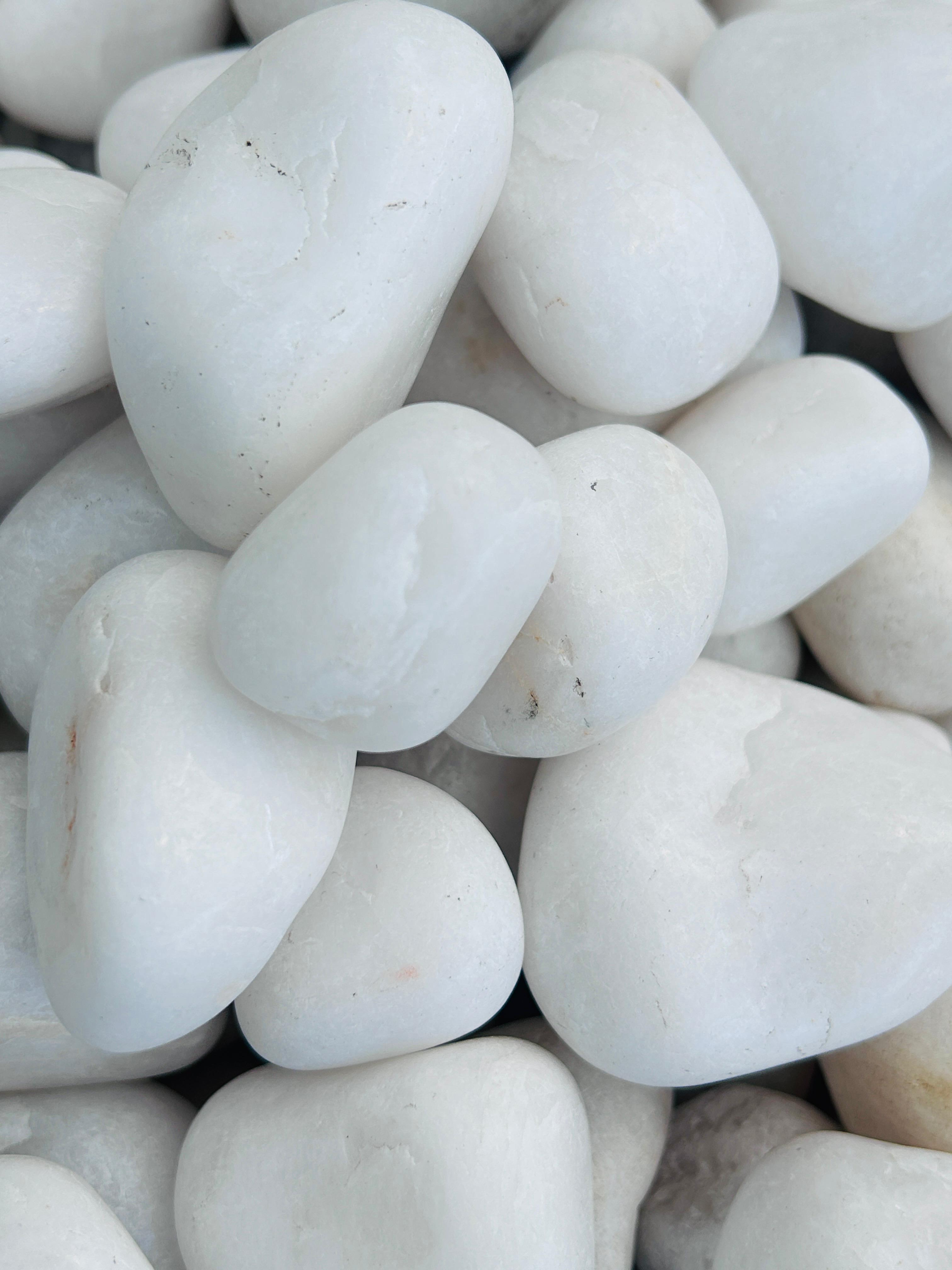 WHITE POLISHED PEBBLES