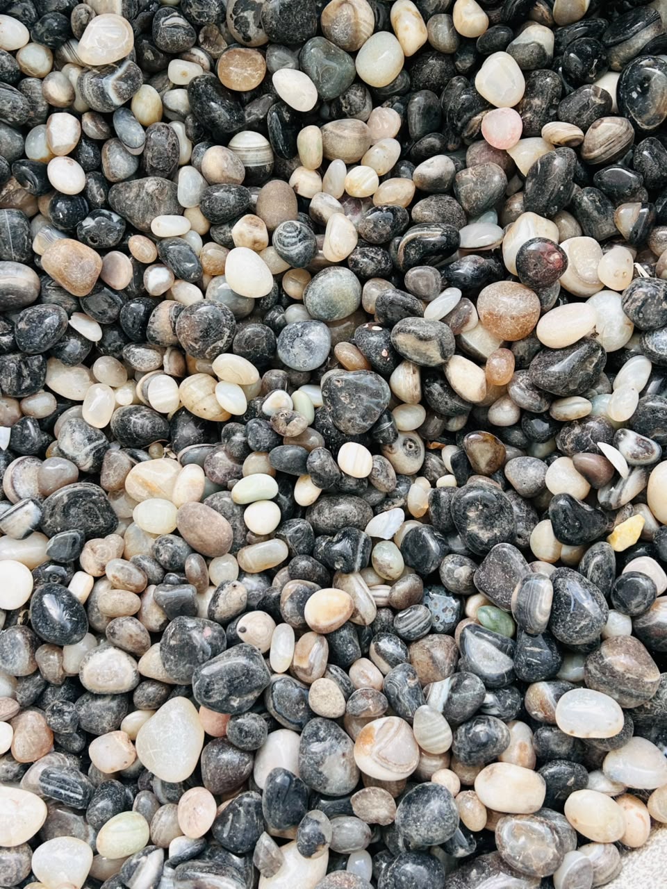 ONYX PEBBLES